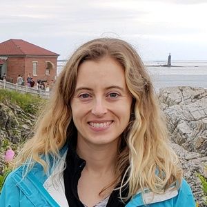 Meet your Posher, Caitlin